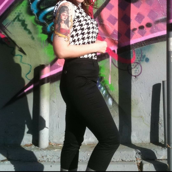 Amy Winehouse for Fred Perry black Capri size 6 - Picture 3 of 3